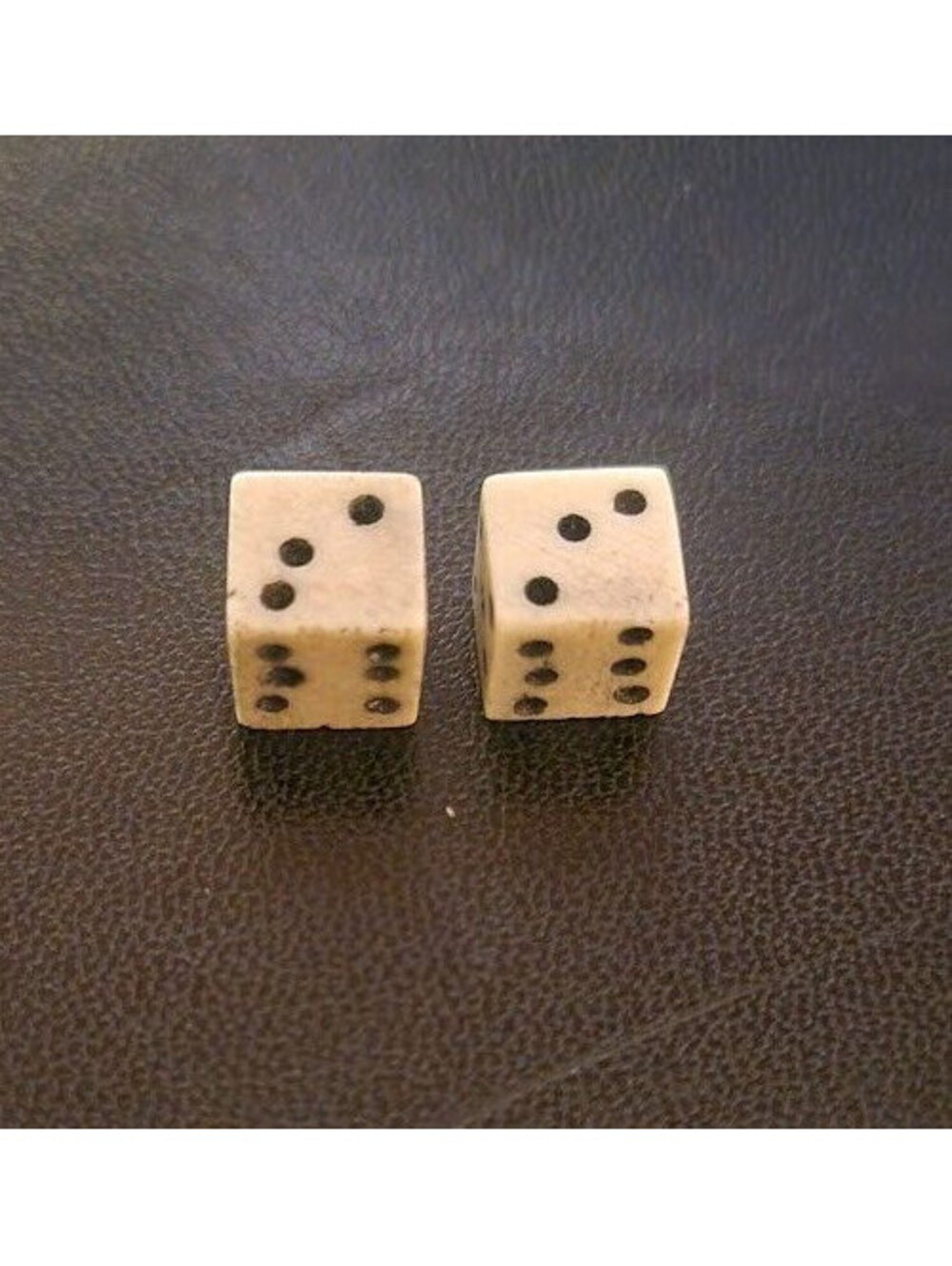 Antique 1800s Handcrafted Bone Dice – Rare Vintage Retro Gaming Collectible